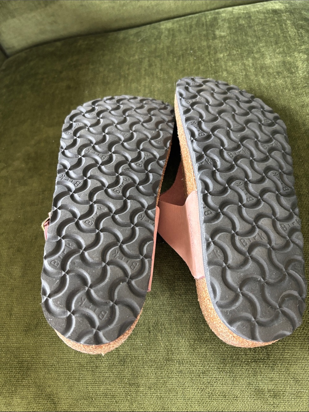 Birkenstock Gizeh Leather Pink Sandals - Picture 8 of 9